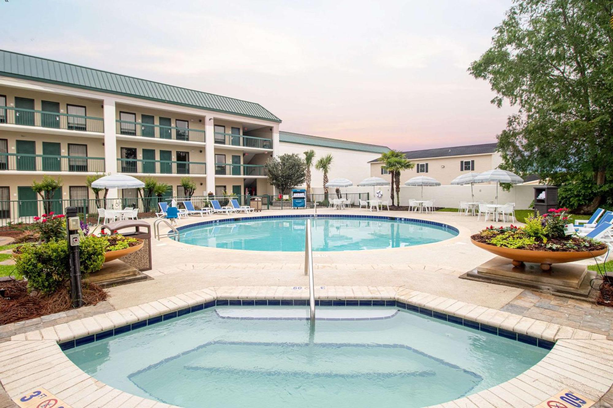 Econo Lodge Inn & Suites Foley-North Gulf Shores Exterior foto